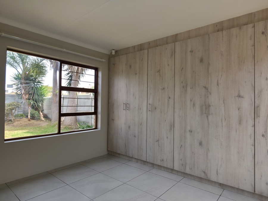 2 Bedroom Property for Sale in Wavecrest Eastern Cape